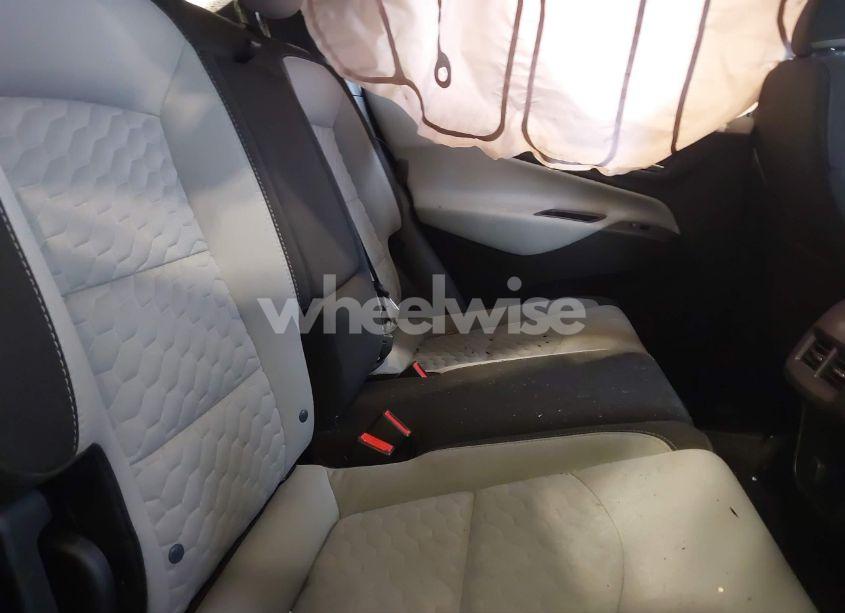 Photo 8 of 2018 Chevrolet Equinox LT (VIN 2GNAXJEVXJ6207229)