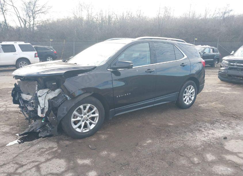 Photo 2 of 2018 Chevrolet Equinox LT (VIN 2GNAXJEVXJ6218733)