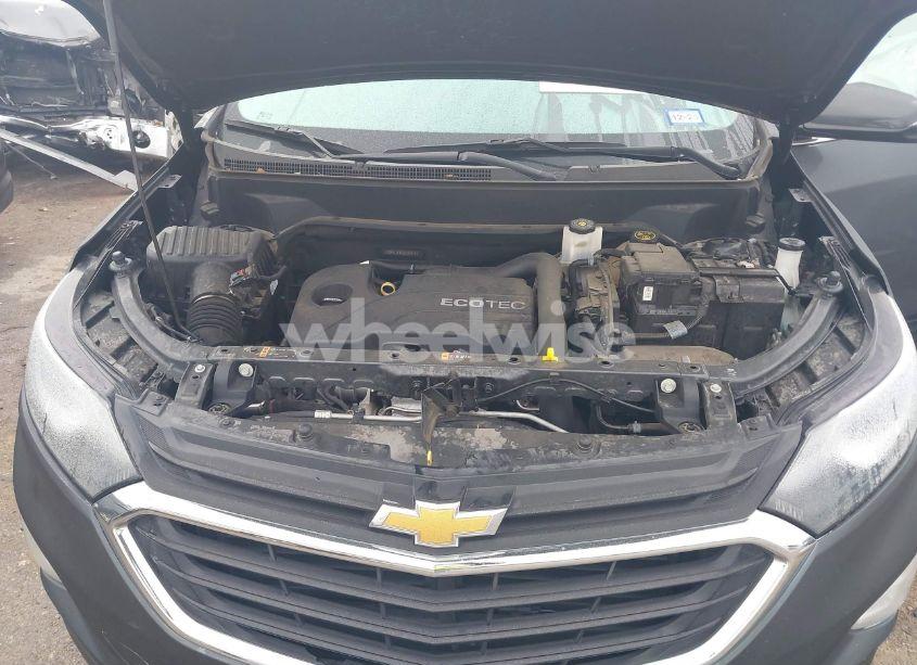 Photo 10 of 2018 Chevrolet Equinox LT (VIN 2GNAXJEVXJ6237573)