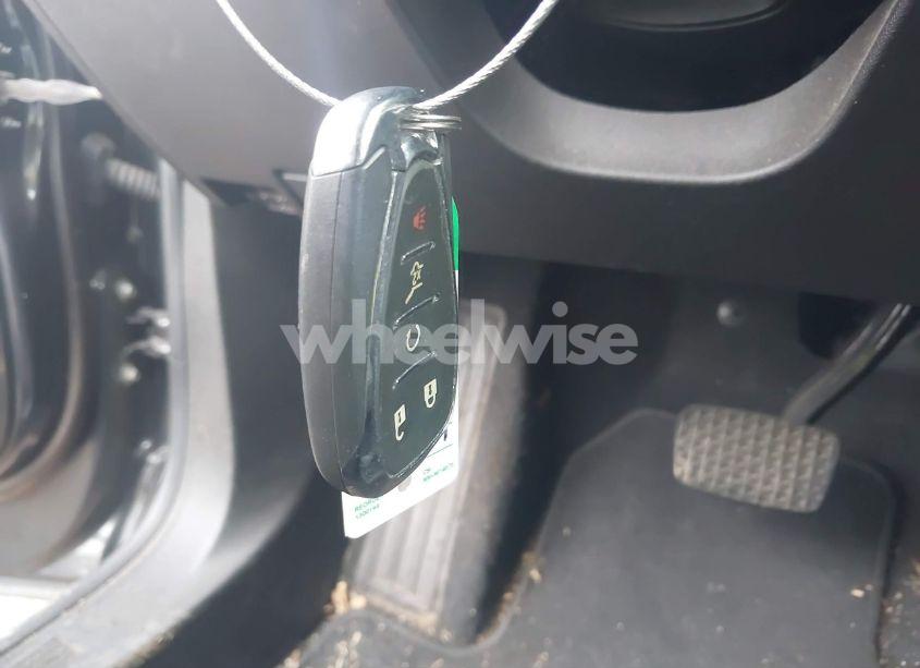 Photo 11 of 2018 Chevrolet Equinox LT (VIN 2GNAXJEVXJ6237573)