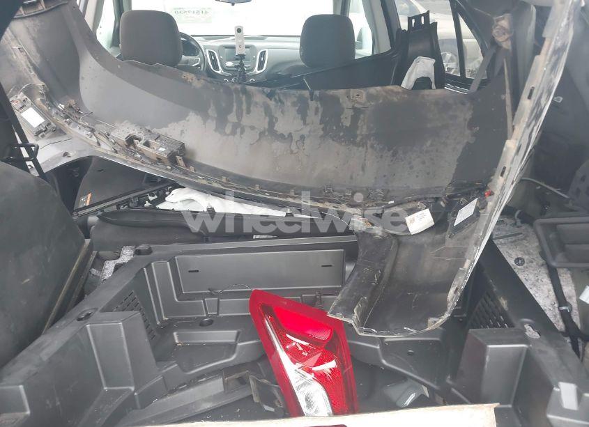 Photo 12 of 2018 Chevrolet Equinox LT (VIN 2GNAXJEVXJ6237573)