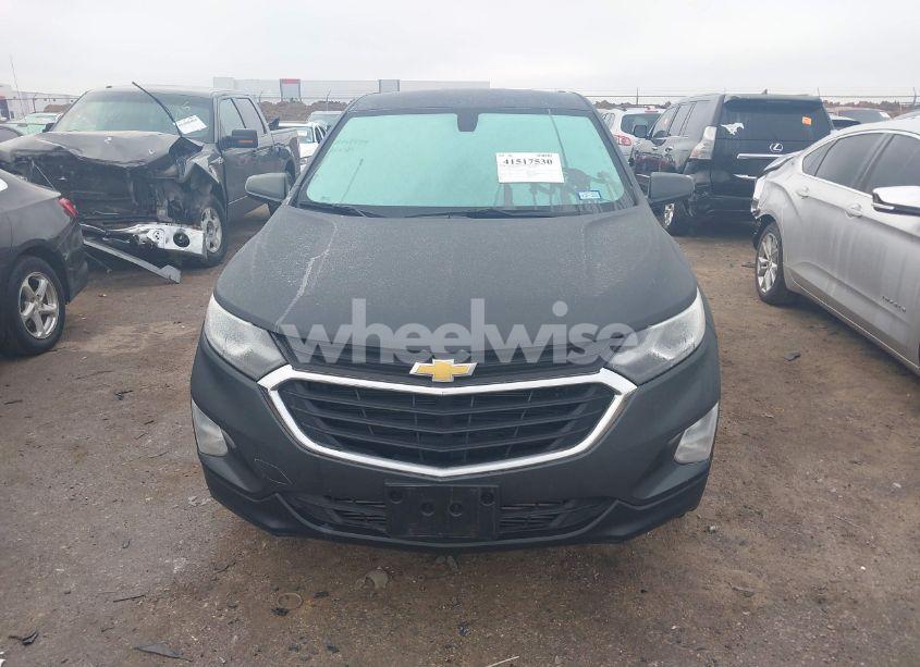 Photo 13 of 2018 Chevrolet Equinox LT (VIN 2GNAXJEVXJ6237573)