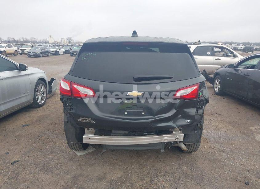 Photo 17 of 2018 Chevrolet Equinox LT (VIN 2GNAXJEVXJ6237573)