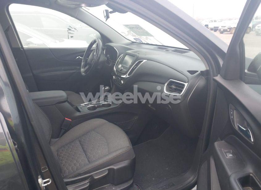 Photo 5 of 2018 Chevrolet Equinox LT (VIN 2GNAXJEVXJ6237573)