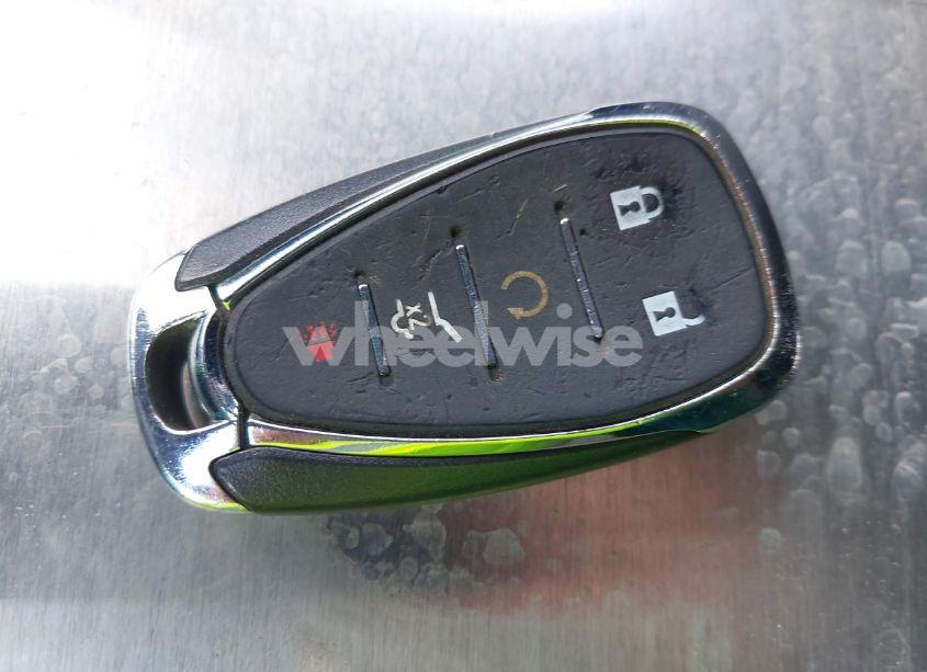 Photo 11 of 2018 Chevrolet Equinox LT (VIN 2GNAXJEVXJ6246905)