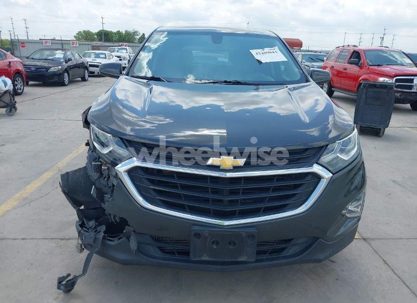 Photo 12 of 2018 Chevrolet Equinox LT (VIN 2GNAXJEVXJ6246905)