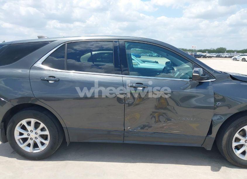 Photo 13 of 2018 Chevrolet Equinox LT (VIN 2GNAXJEVXJ6246905)