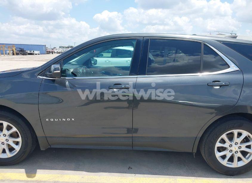 Photo 14 of 2018 Chevrolet Equinox LT (VIN 2GNAXJEVXJ6246905)