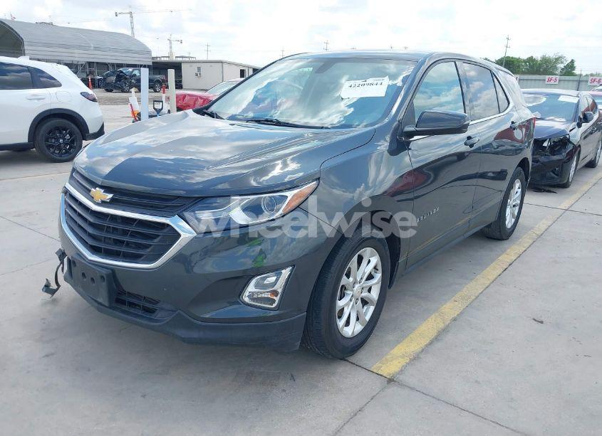Photo 2 of 2018 Chevrolet Equinox LT (VIN 2GNAXJEVXJ6246905)