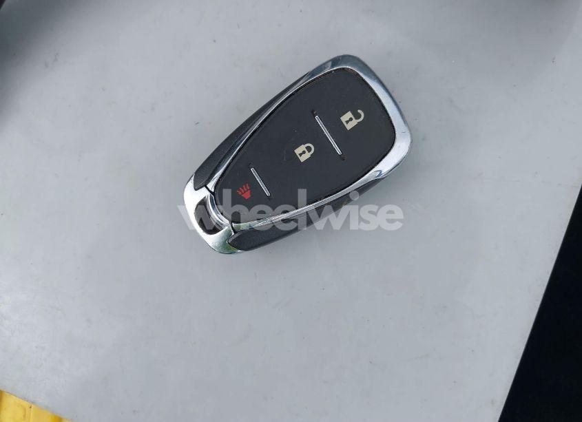 Photo 11 of 2018 Chevrolet Equinox LT (VIN 2GNAXJEVXJ6260951)