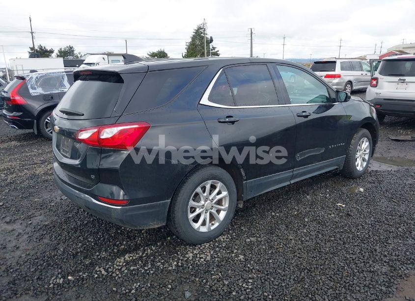 Photo 4 of 2018 Chevrolet Equinox LT (VIN 2GNAXJEVXJ6260951)