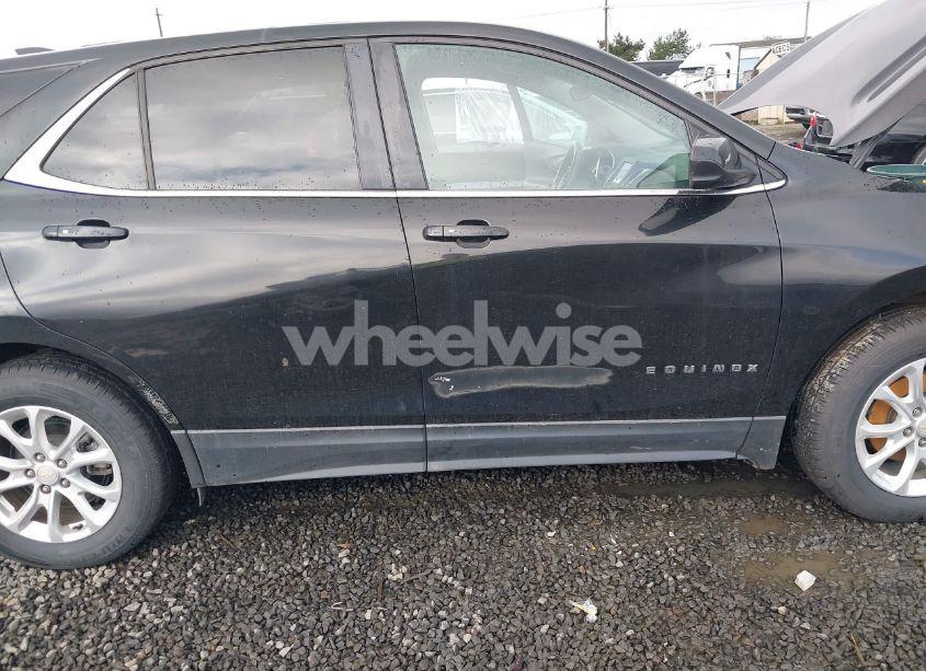 Photo 6 of 2018 Chevrolet Equinox LT (VIN 2GNAXJEVXJ6260951)