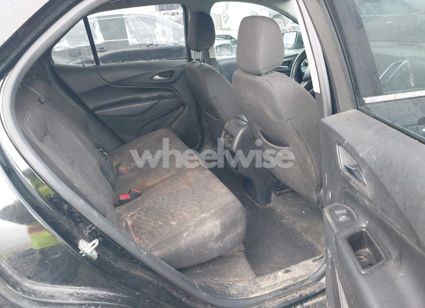 Photo 8 of 2018 Chevrolet Equinox LT (VIN 2GNAXJEVXJ6260951)