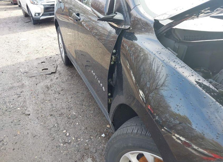 Photo 17 of 2018 Chevrolet Equinox LT (VIN 2GNAXJEVXJ6332991)