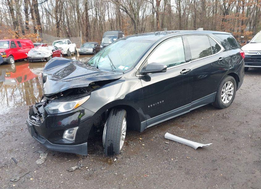 Photo 2 of 2018 Chevrolet Equinox LT (VIN 2GNAXJEVXJ6332991)