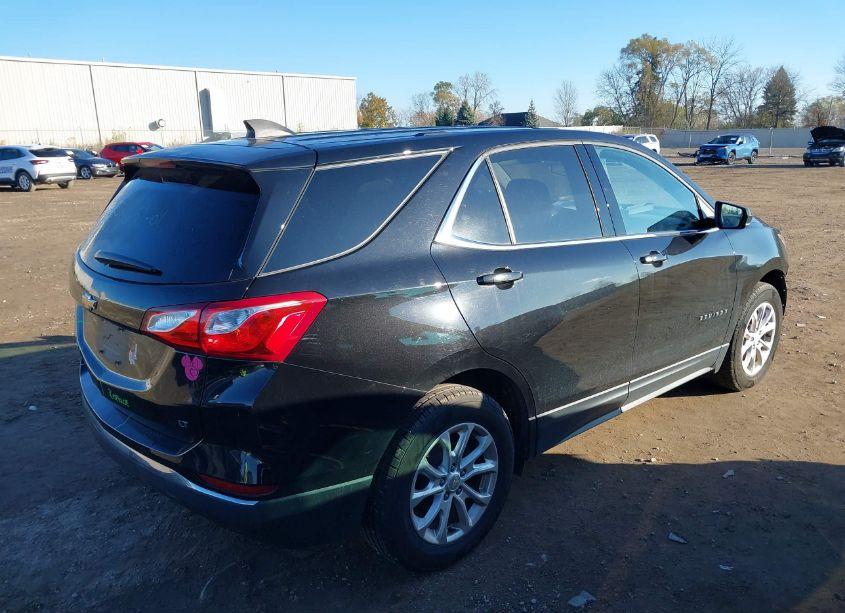 Photo 4 of 2018 Chevrolet Equinox LT (VIN 2GNAXJEVXJ6350925)