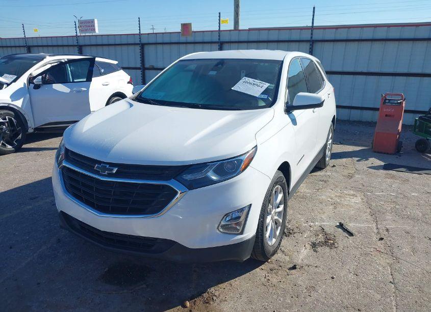 Photo 2 of 2020 Chevrolet Equinox FWD 2FL (VIN 2GNAXJEVXL6112656)