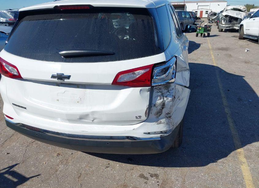 Photo 6 of 2020 Chevrolet Equinox FWD 2FL (VIN 2GNAXJEVXL6112656)