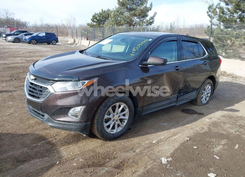 Photo 2 of 2020 Chevrolet Equinox FWD 2FL (VIN 2GNAXJEVXL6185316)