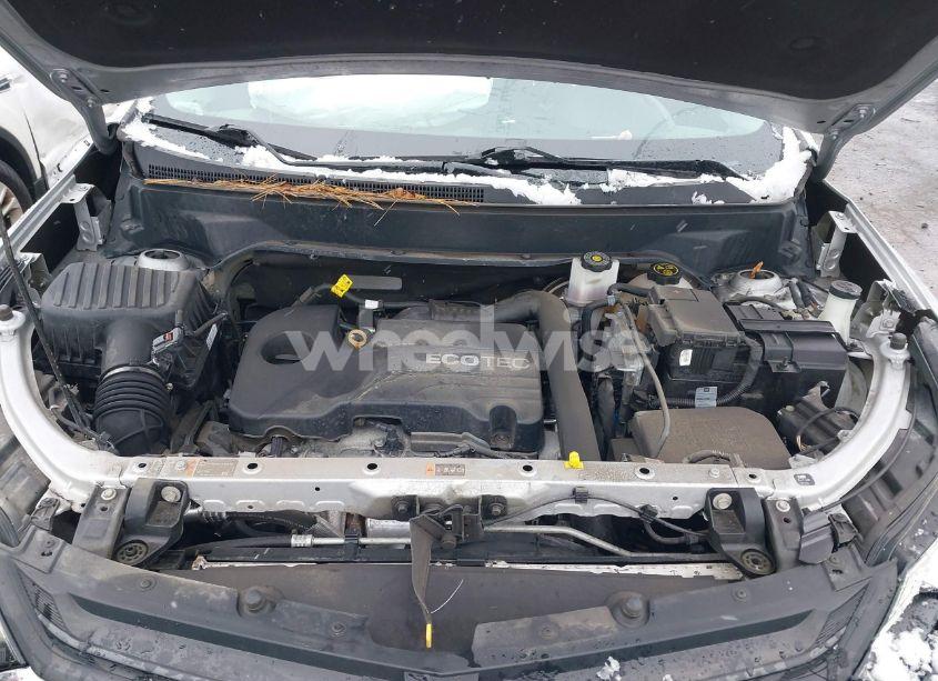 Photo 10 of 2020 Chevrolet Equinox FWD 2FL (VIN 2GNAXJEVXL6186143)