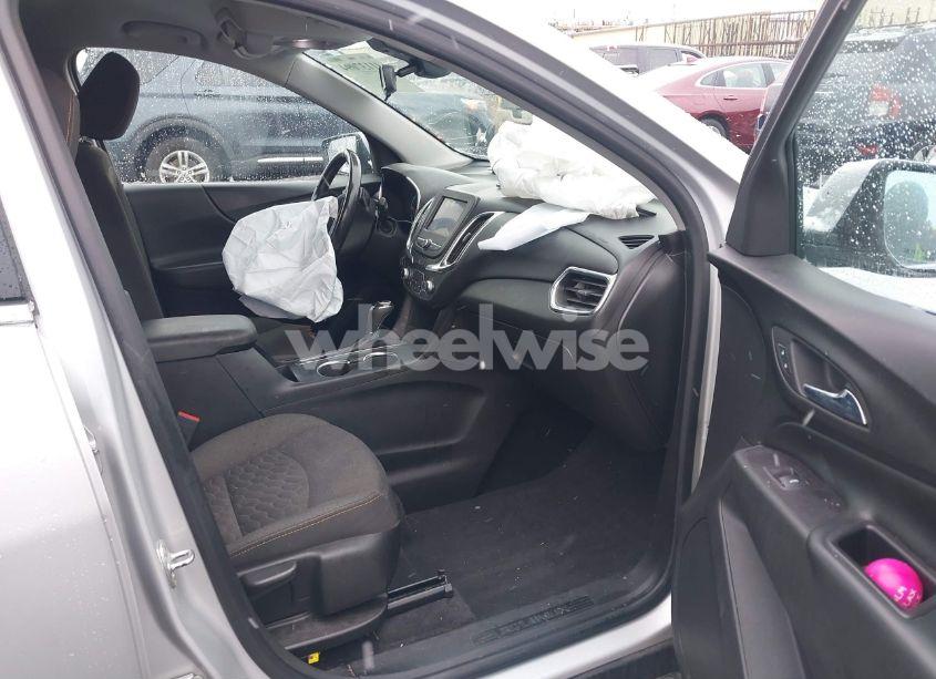 Photo 5 of 2020 Chevrolet Equinox FWD 2FL (VIN 2GNAXJEVXL6186143)