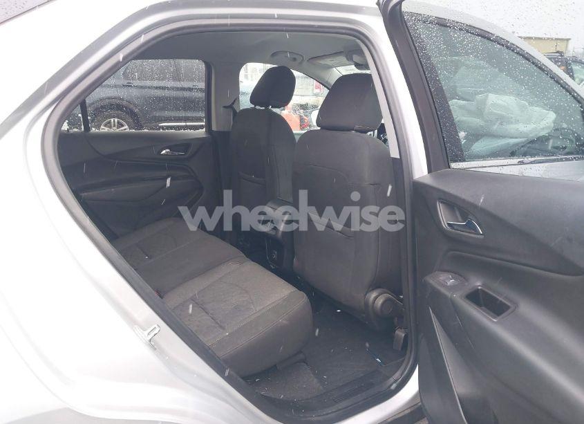 Photo 8 of 2020 Chevrolet Equinox FWD 2FL (VIN 2GNAXJEVXL6186143)