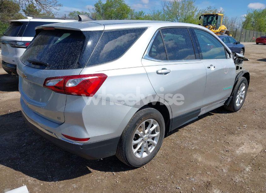 Photo 4 of 2020 Chevrolet Equinox FWD 2FL (VIN 2GNAXJEVXL6259463)