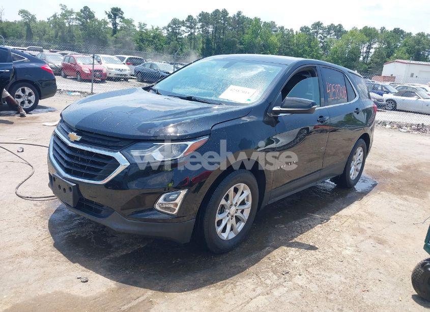 Photo 2 of 2019 Chevrolet Equinox LT (VIN 2GNAXKEV0K6149686)