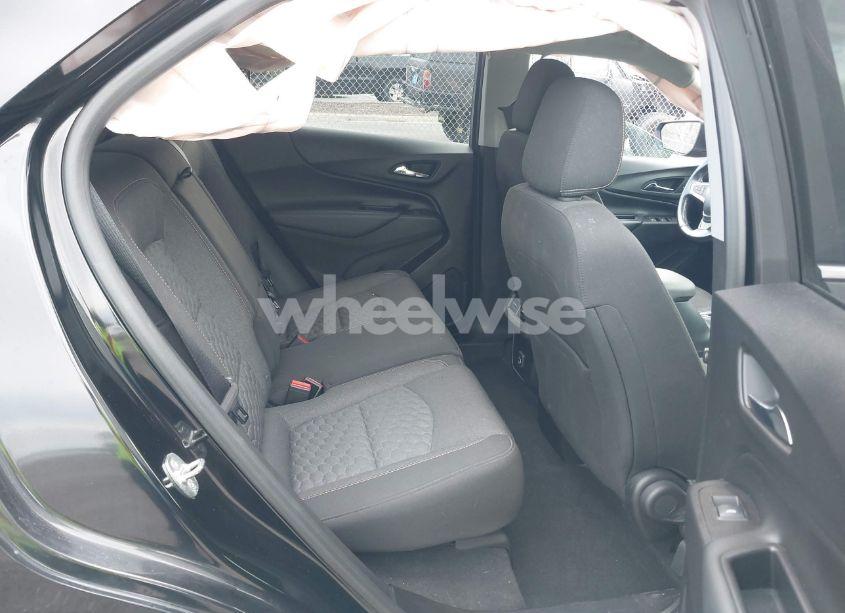 Photo 8 of 2019 Chevrolet Equinox LT (VIN 2GNAXKEV0K6153382)