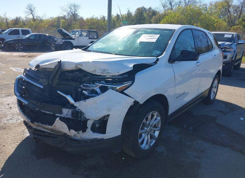 Photo 2 of 2019 Chevrolet Equinox LT (VIN 2GNAXKEV0K6196796)
