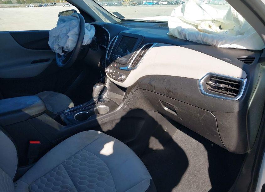 Photo 5 of 2019 Chevrolet Equinox LT (VIN 2GNAXKEV0K6196796)