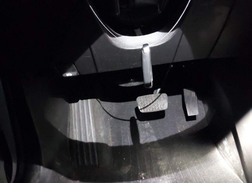 Photo 11 of 2019 Chevrolet Equinox LT (VIN 2GNAXKEV0K6205903)