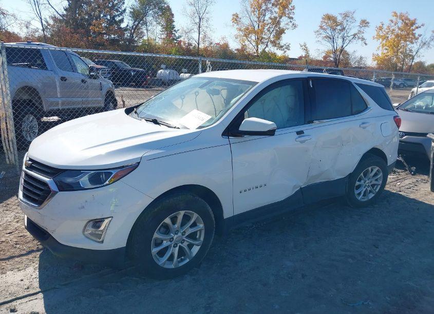 Photo 2 of 2019 Chevrolet Equinox LT (VIN 2GNAXKEV0K6205903)