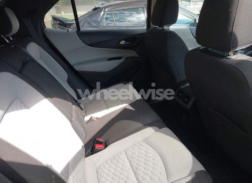 Photo 8 of 2019 Chevrolet Equinox LT (VIN 2GNAXKEV0K6247052)