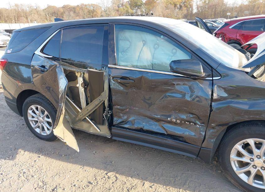 Photo 6 of 2020 Chevrolet Equinox FWD LT 1.5L TURBO (VIN 2GNAXKEV0L6177053)