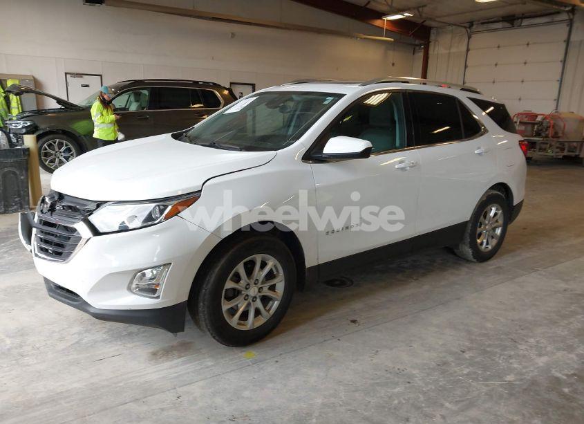 Photo 2 of 2020 Chevrolet Equinox FWD LT 1.5L TURBO (VIN 2GNAXKEV0L6249174)