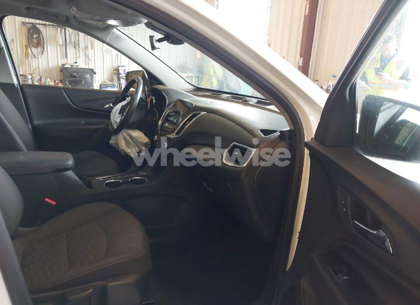 Photo 5 of 2020 Chevrolet Equinox FWD LT 1.5L TURBO (VIN 2GNAXKEV0L6249174)