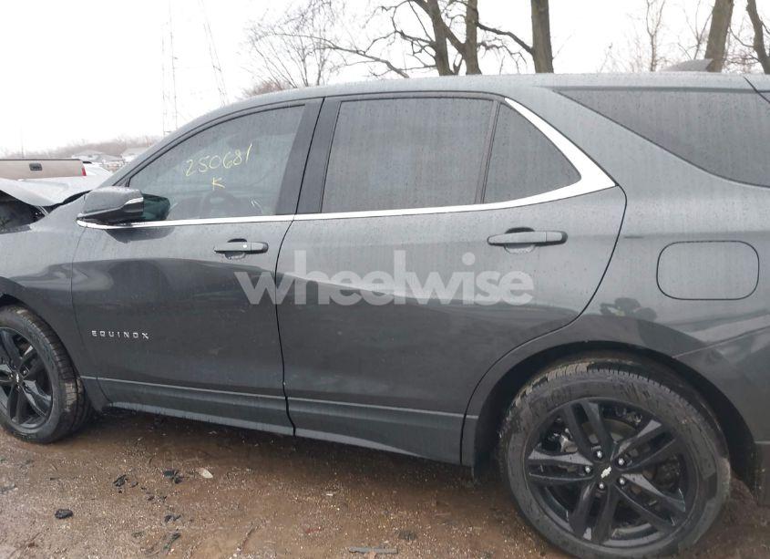 Photo 14 of 2020 Chevrolet Equinox FWD LT 1.5L TURBO (VIN 2GNAXKEV0L6250681)