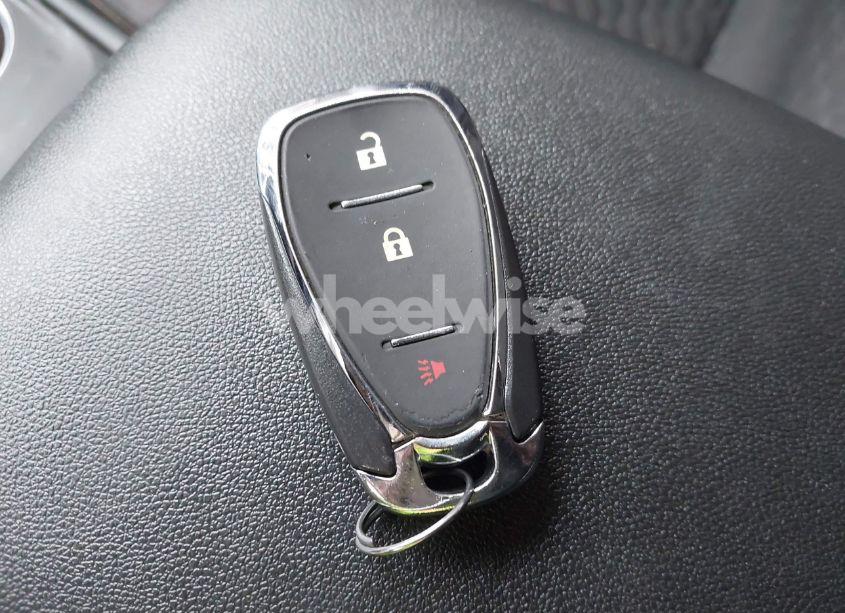 Photo 11 of 2021 Chevrolet Equinox FWD LT (VIN 2GNAXKEV0M6121356)