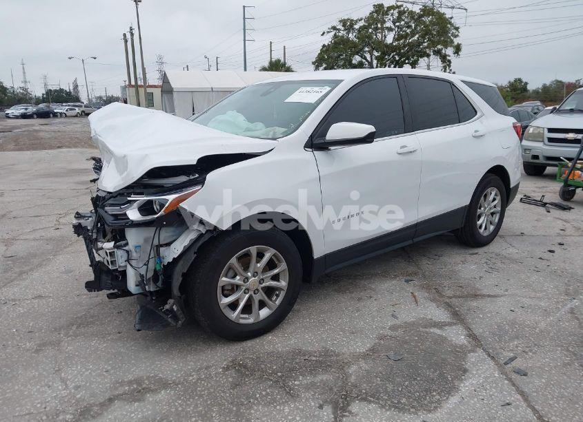 Photo 2 of 2021 Chevrolet Equinox FWD LT (VIN 2GNAXKEV0M6121356)