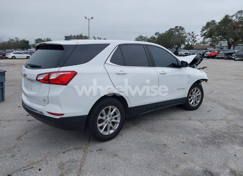 Photo 4 of 2021 Chevrolet Equinox FWD LT (VIN 2GNAXKEV0M6121356)