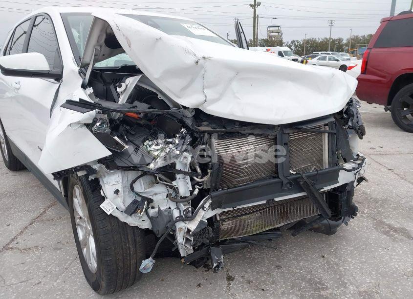 Photo 6 of 2021 Chevrolet Equinox FWD LT (VIN 2GNAXKEV0M6121356)