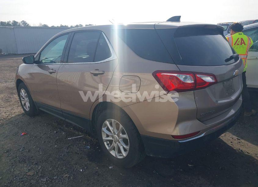 Photo 3 of 2019 Chevrolet Equinox LT (VIN 2GNAXKEV1K6153147)