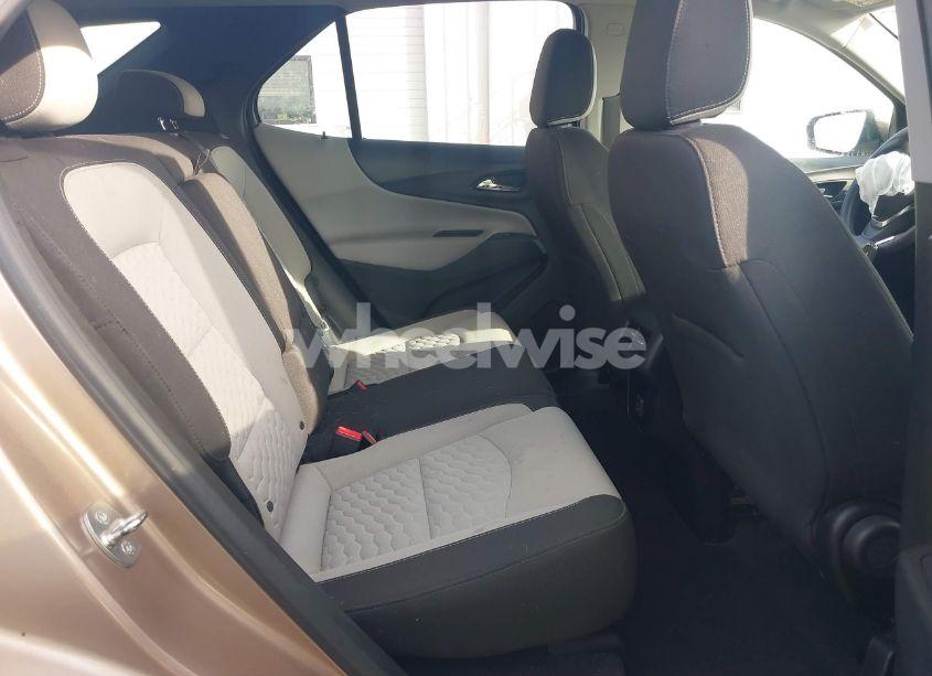 Photo 8 of 2019 Chevrolet Equinox LT (VIN 2GNAXKEV1K6153147)