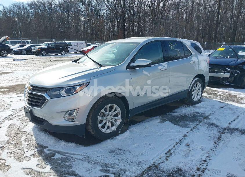 Photo 2 of 2019 Chevrolet Equinox LT (VIN 2GNAXKEV1K6161524)