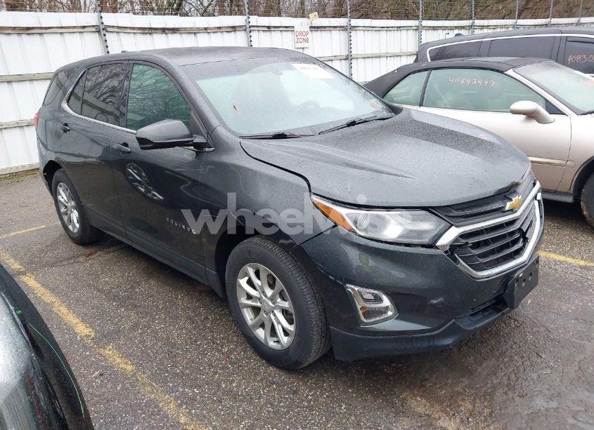 2019 Chevrolet Equinox LT (VIN 2GNAXKEV1K6185743) main photo