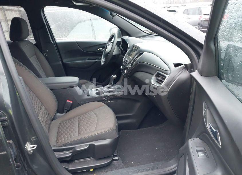 Photo 5 of 2019 Chevrolet Equinox LT (VIN 2GNAXKEV1K6185743)