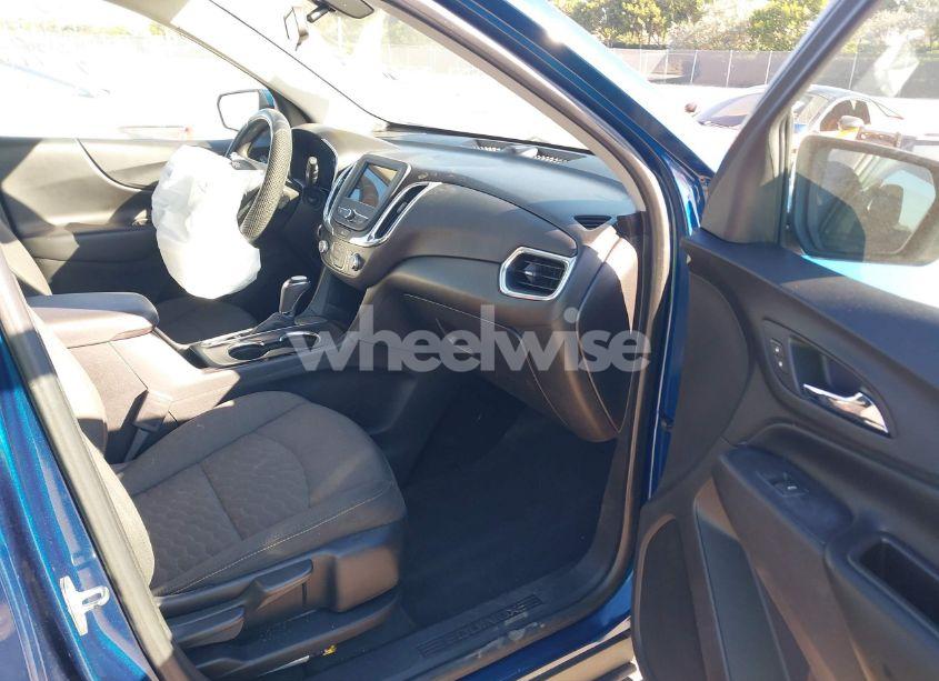 Photo 5 of 2019 Chevrolet Equinox LT (VIN 2GNAXKEV1K6236688)