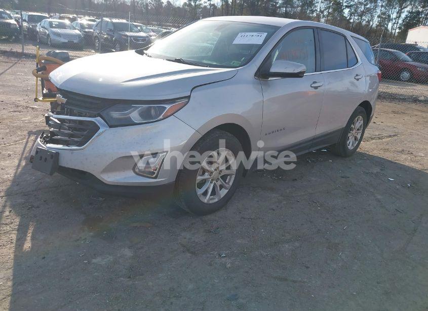 Photo 2 of 2019 Chevrolet Equinox LT (VIN 2GNAXKEV1K6263566)