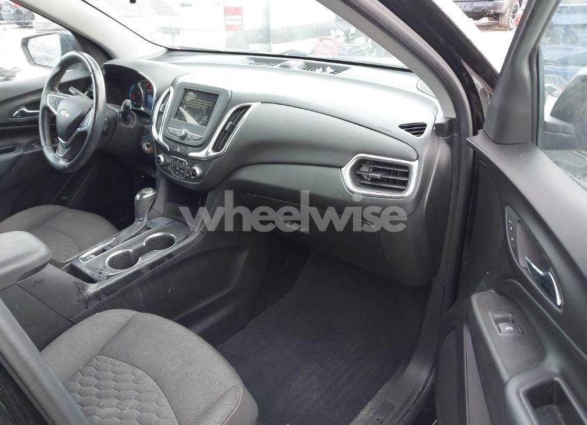 Photo 5 of 2019 Chevrolet Equinox LT (VIN 2GNAXKEV1K6296311)